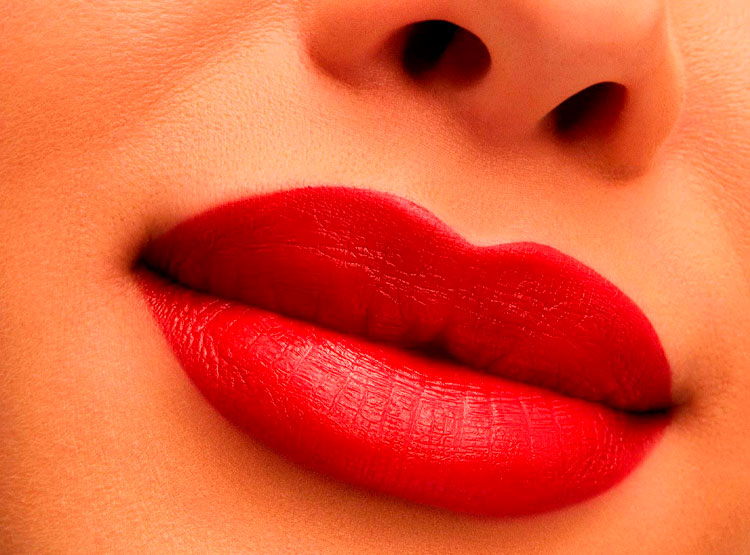 MAC LOVE ME LIPSTICK – Maison Rouge, 3 G, Pigmentierter Lippenstift Mit Arganöl
