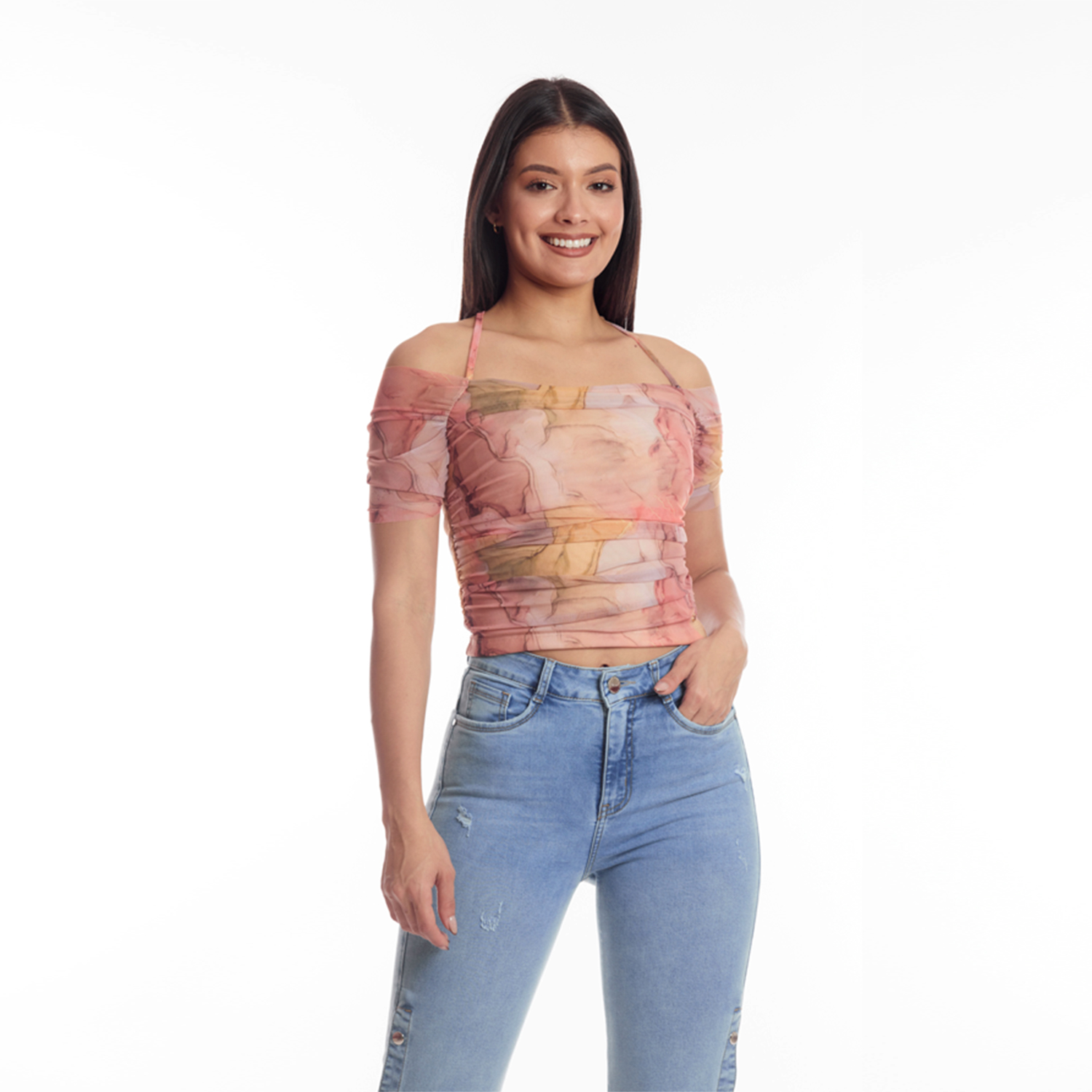 Top sin mangas Gendhis en gasa con estampado floral disperso en negro y rojo