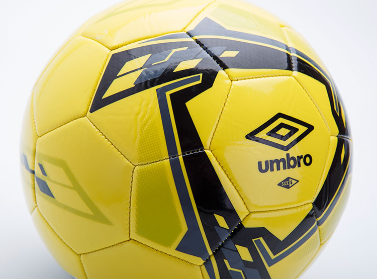 Ripley - PELOTA DE FÚTBOL UMBRO PROMOCIONAL 26920U-LRJ