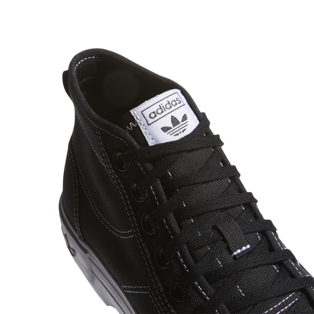 Ripley - ZAPATILLAS MUJER ADIDAS URBANAS NEGRO NIZZA TREK