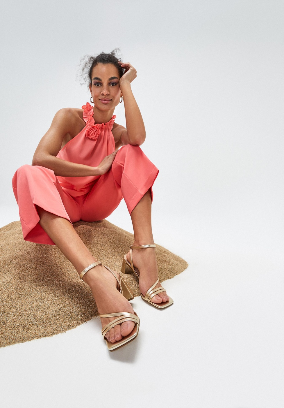 Steve Madden Sandali Bassi Donna Bilancia – Oro, Tomaia In Poliuretano, Chiusura Slingback, Suola Gomma, Taglia 38-39 EU
