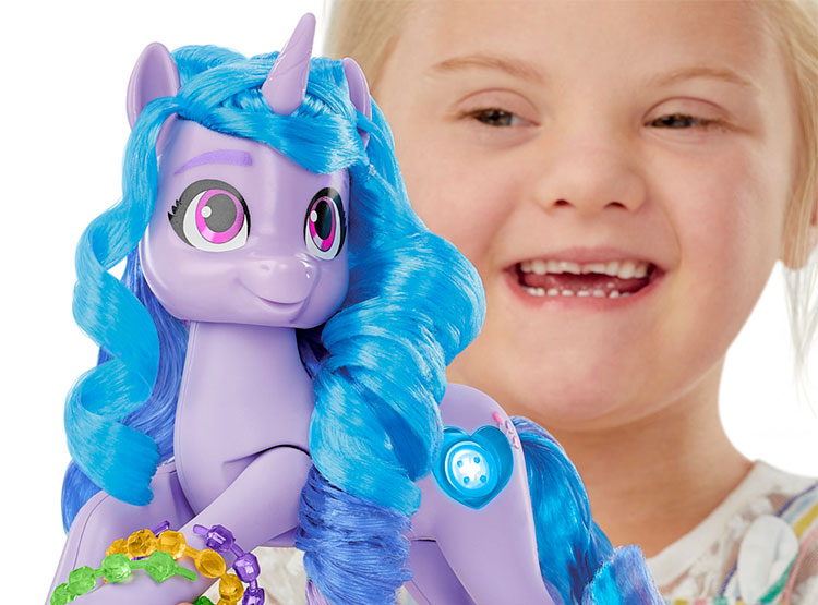 Ripley - MUÑECA MY LITTLE PONY: DEJA TU HUELLA IZZY MOONBOW REVELA TU Brillo Pony Morado De 20 Cm 2032287475903p Ripley - MUÑECA MY LITTLE PONY: DEJA TU HUELLA IZZY MOONBOW REVELA TU Brillo Pony Morado De 20 Cm 2032287475903p