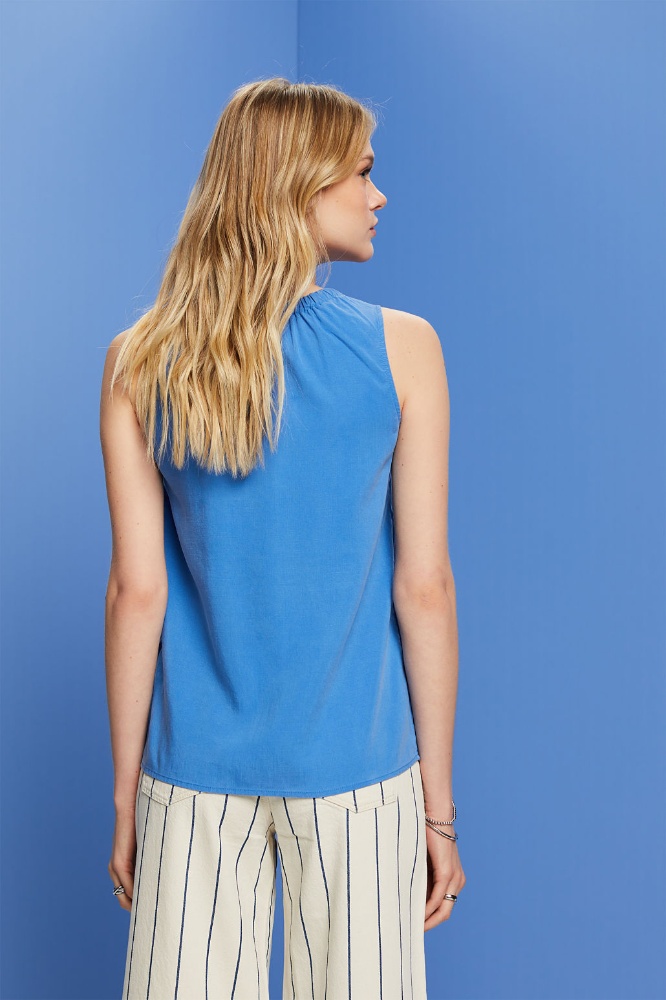 T-shirt ESPRIT Donna 043cc1k322: La Basic Morbida Con Ricamo Colorato. Perfetta Per Un Look Casual E Comodo Tutti I Giorni.